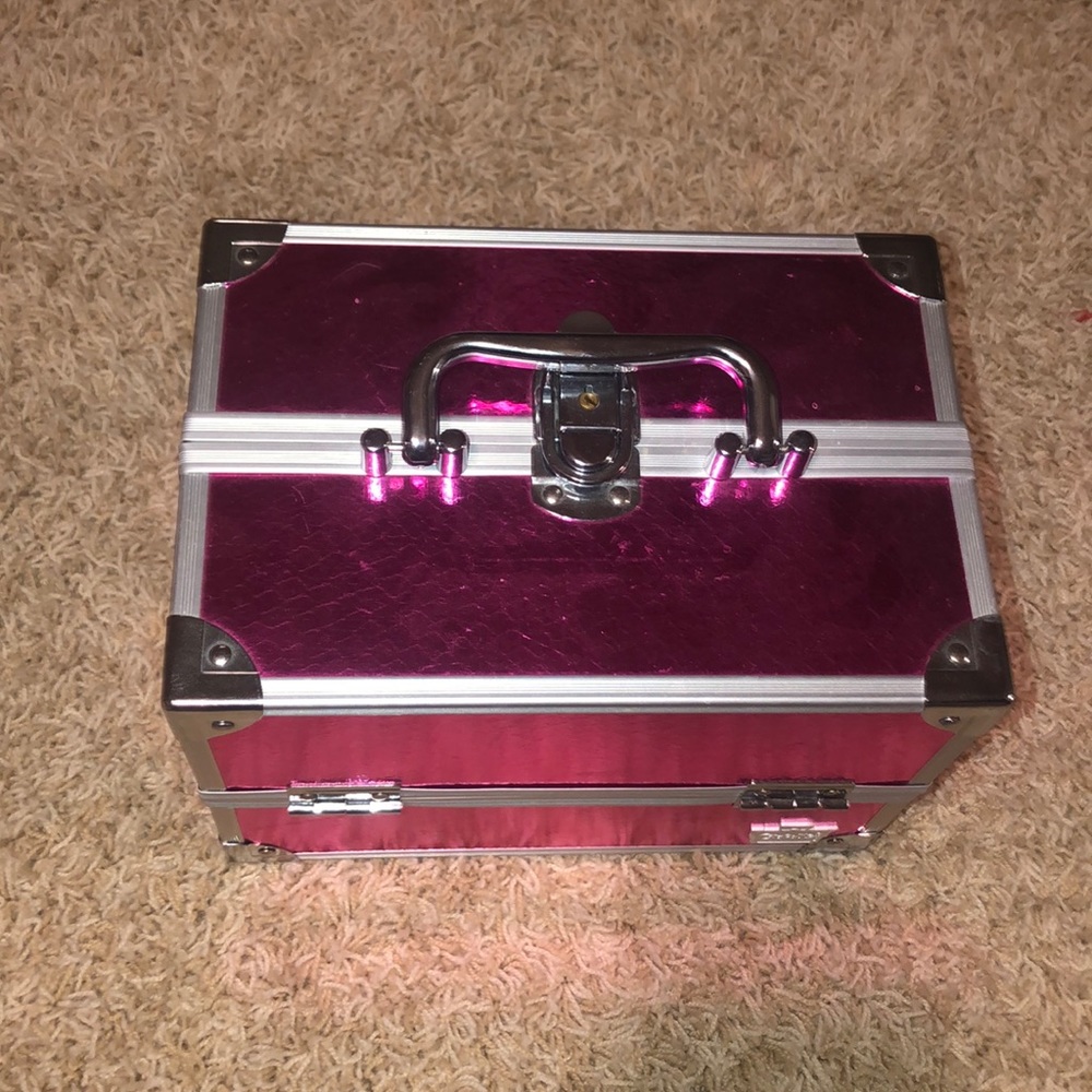 pink caboodle